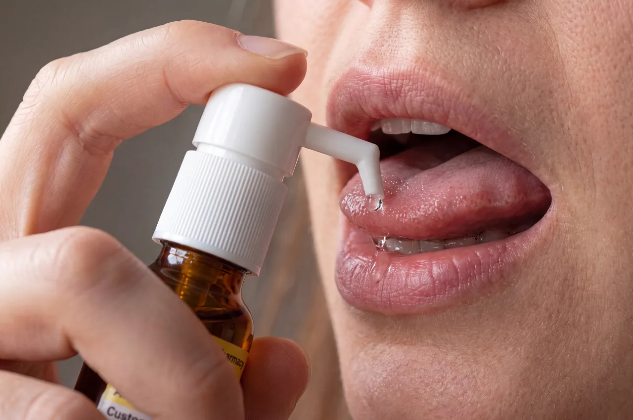 Illustration of sublingual allergy drop absorption